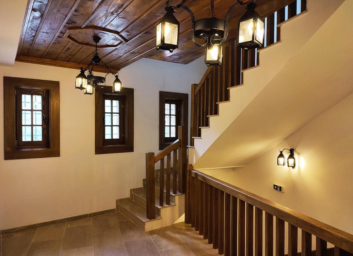 Guest Mansion, Гостински Палат Rostusa Extérieur photo