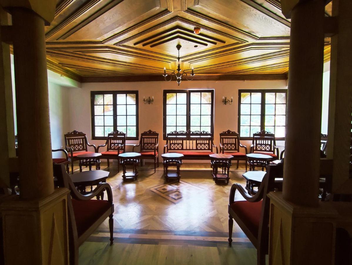 Guest Mansion, Гостински Палат Rostusa Extérieur photo