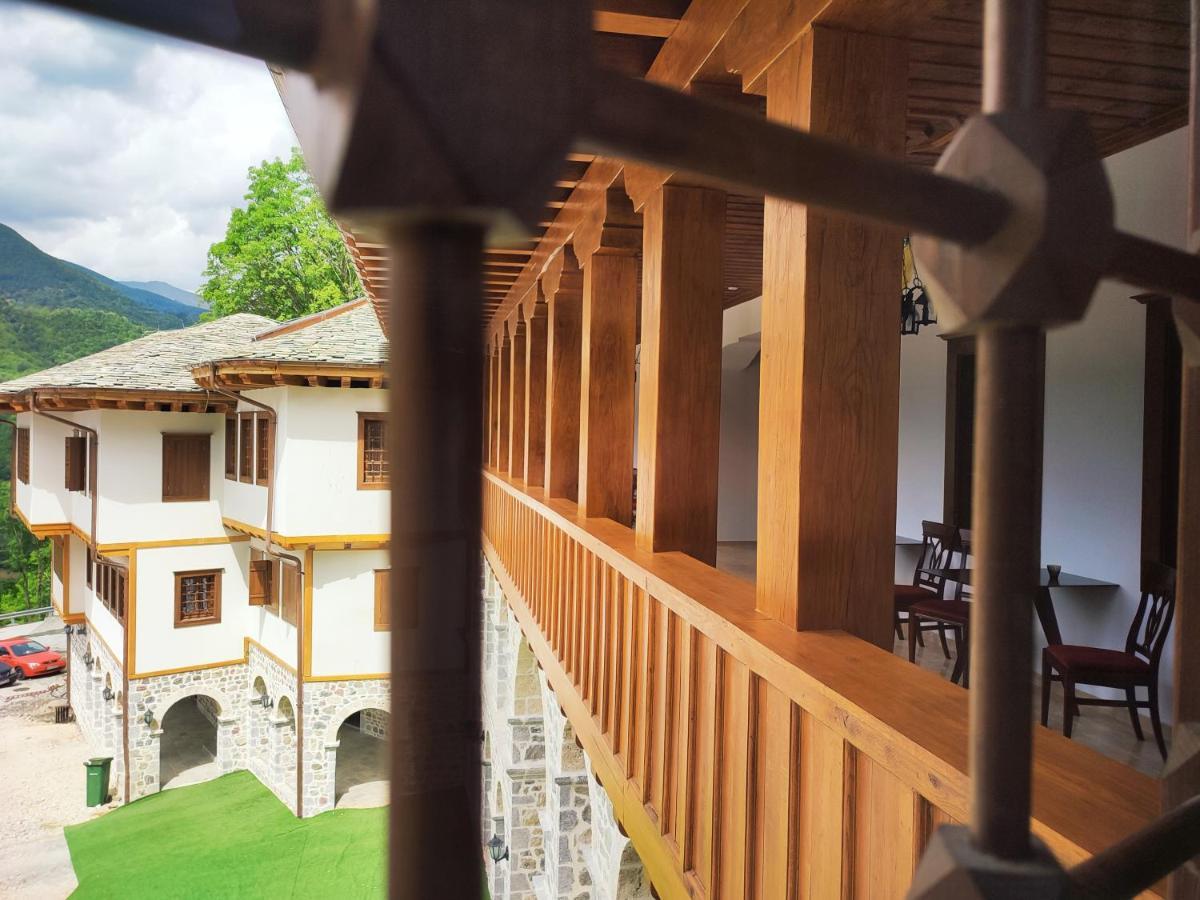 Guest Mansion, Гостински Палат Rostusa Extérieur photo
