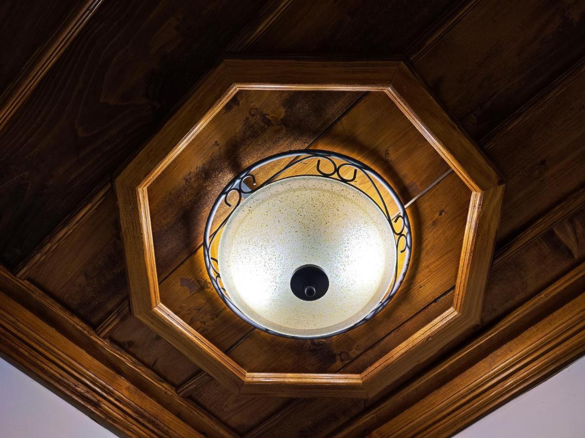 Guest Mansion, Гостински Палат Rostusa Extérieur photo