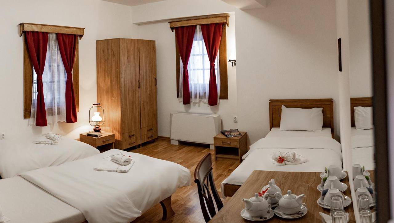 Guest Mansion, Гостински Палат Rostusa Extérieur photo