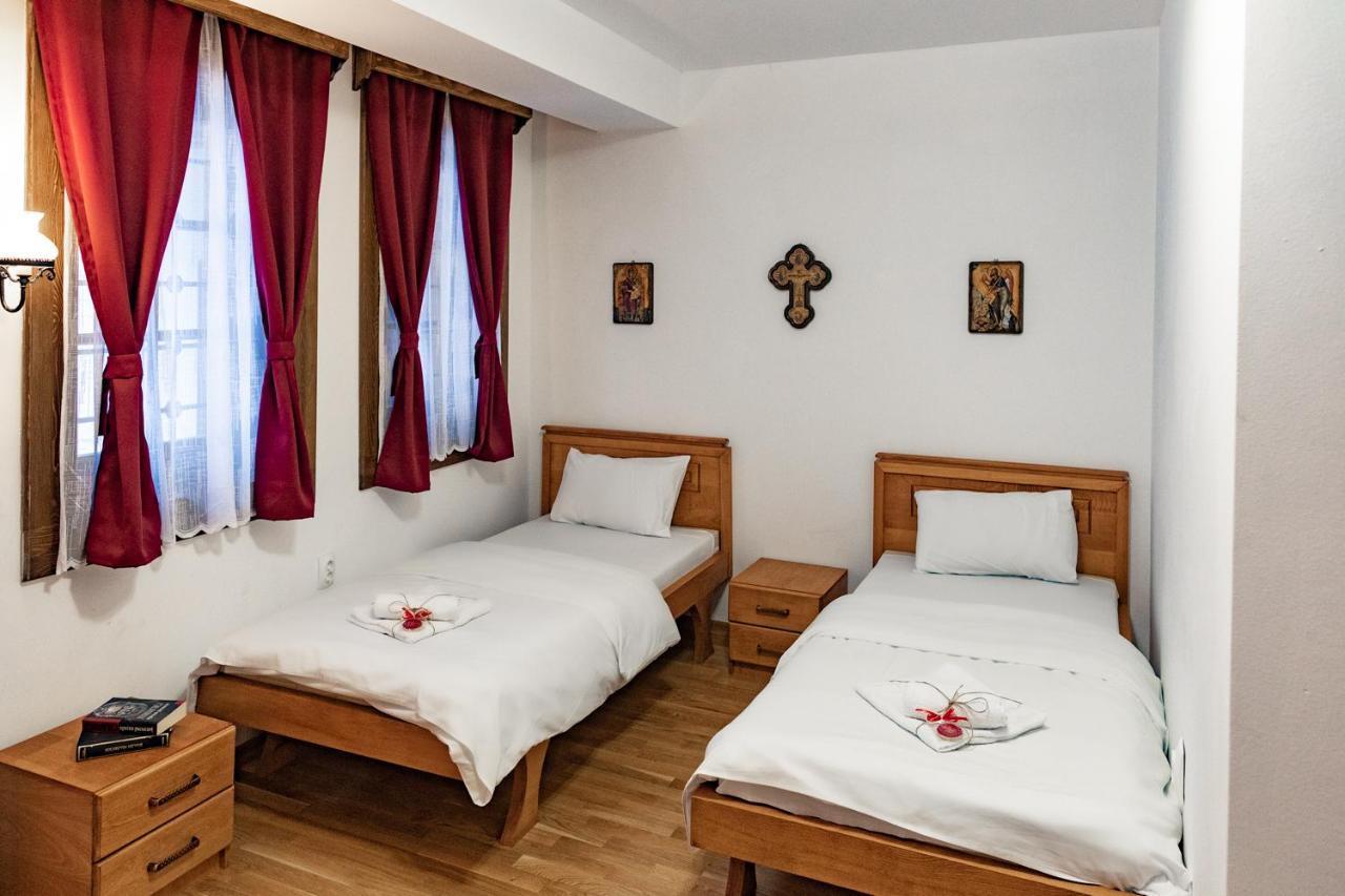 Guest Mansion, Гостински Палат Rostusa Extérieur photo
