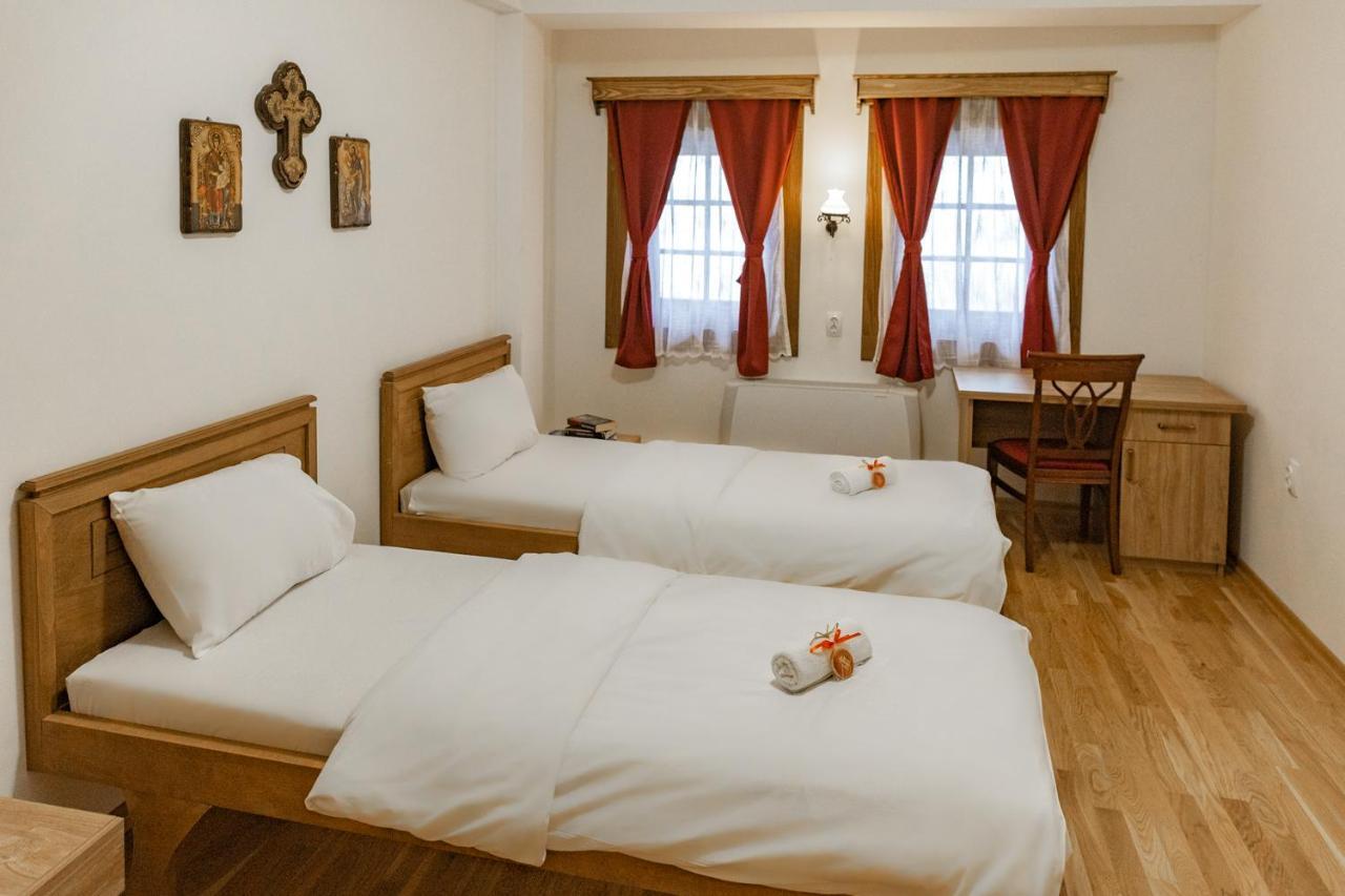 Guest Mansion, Гостински Палат Rostusa Extérieur photo