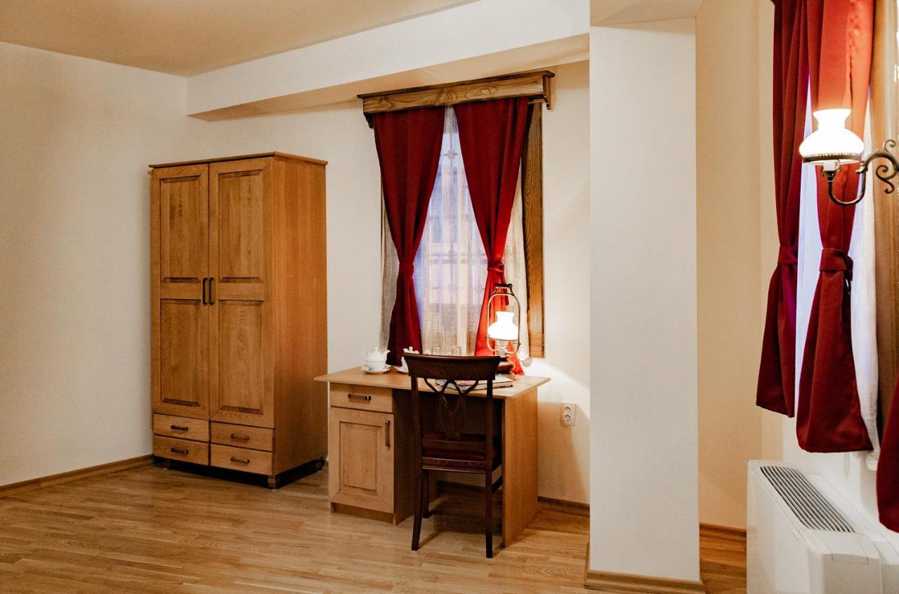 Guest Mansion, Гостински Палат Rostusa Extérieur photo