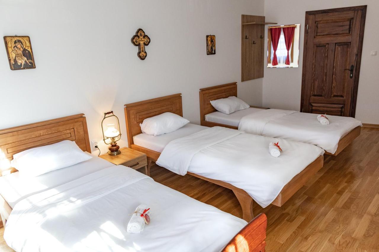 Guest Mansion, Гостински Палат Rostusa Extérieur photo