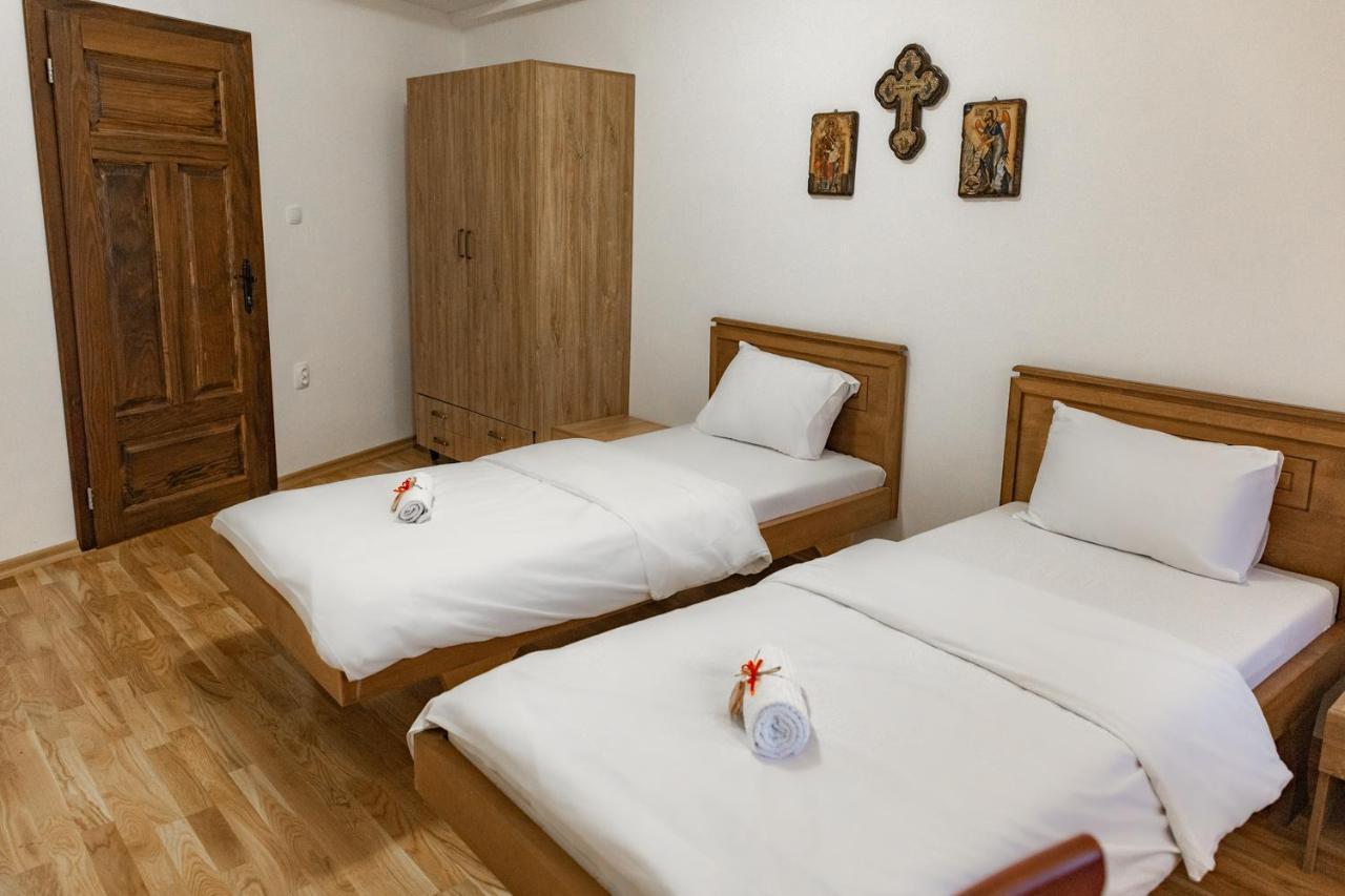 Guest Mansion, Гостински Палат Rostusa Extérieur photo