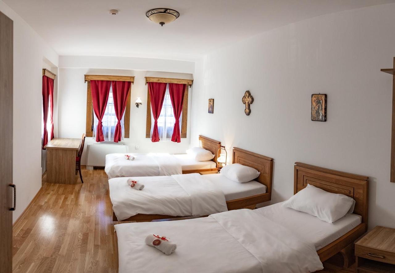 Guest Mansion, Гостински Палат Rostusa Extérieur photo