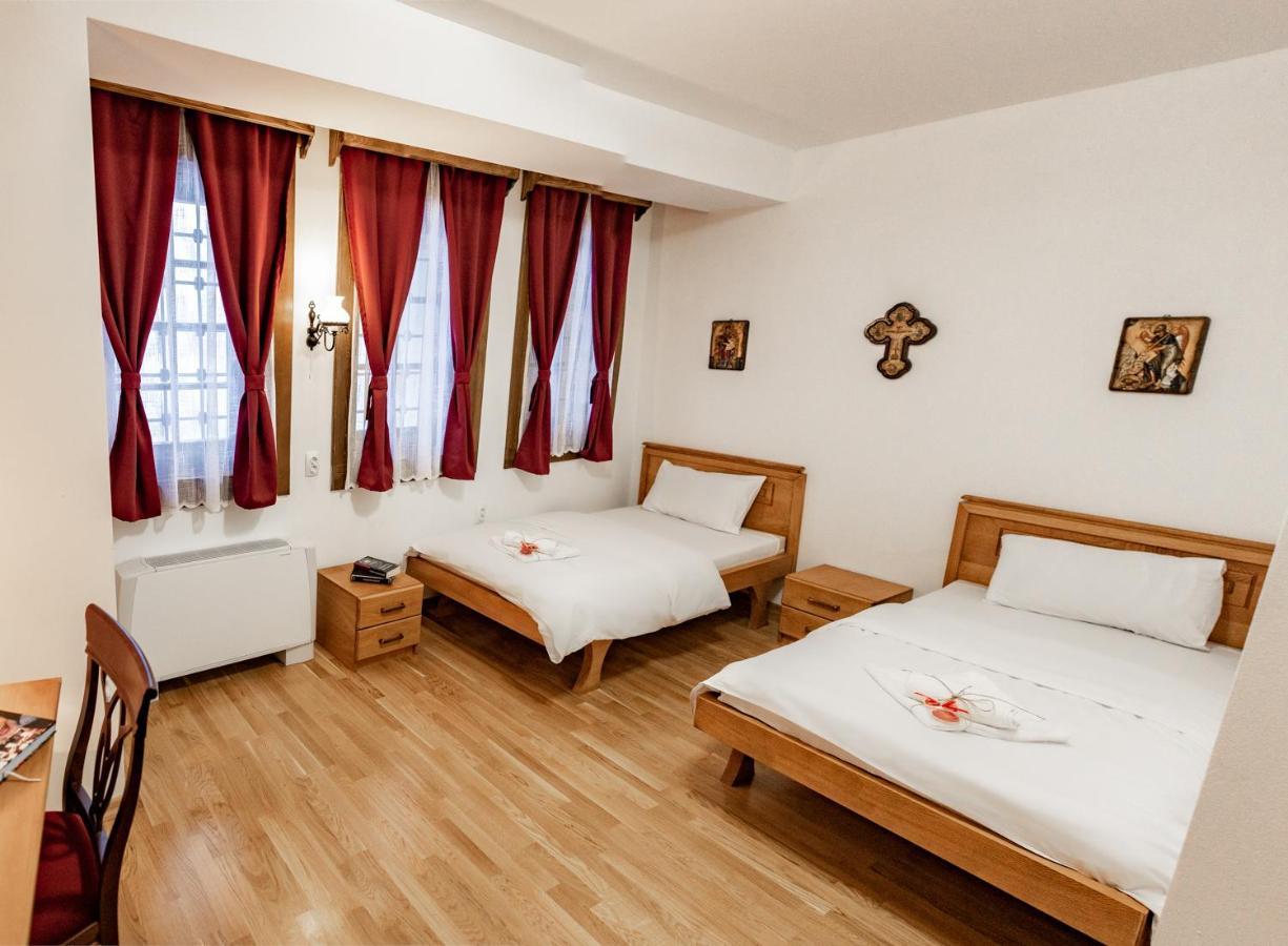 Guest Mansion, Гостински Палат Rostusa Extérieur photo
