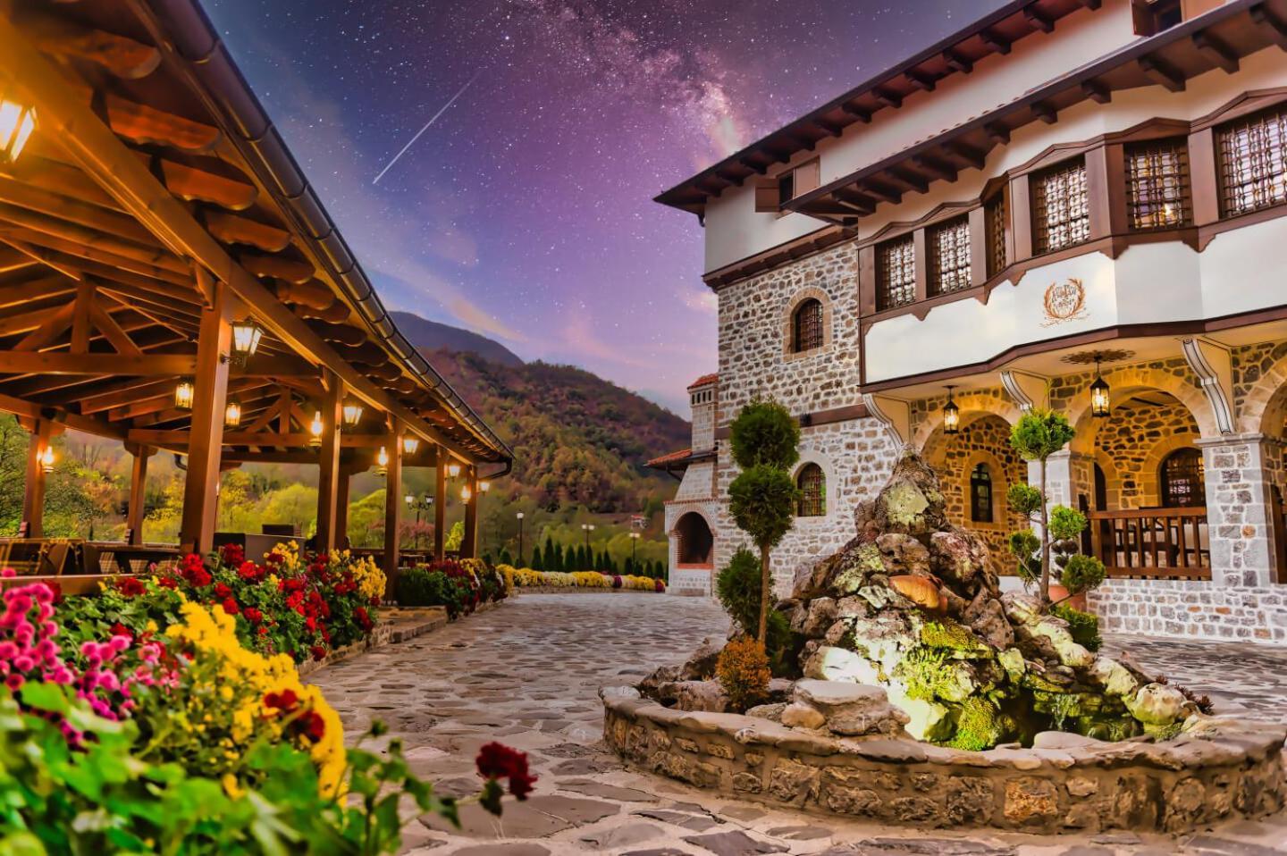 Guest Mansion, Гостински Палат Rostusa Extérieur photo